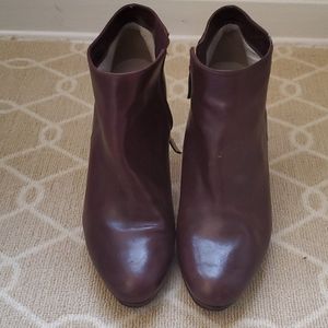 Via Spiga brown heeled booties
